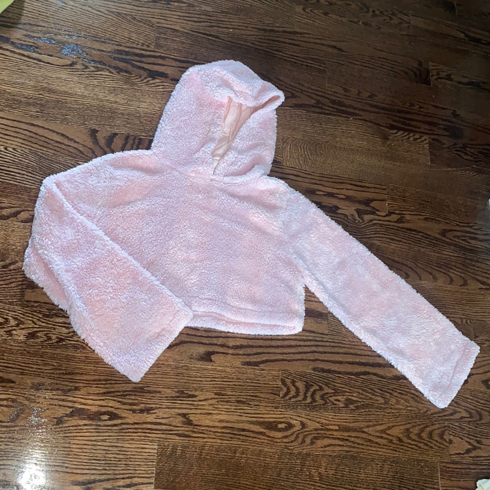 Cropped pink sweatshirt